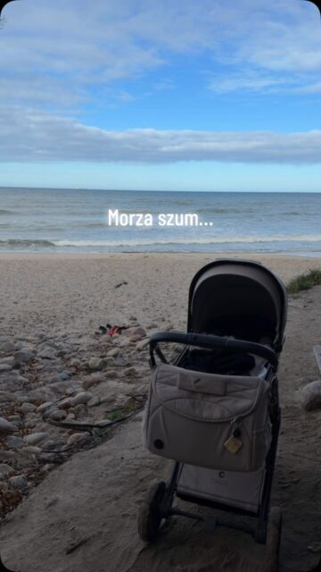 Nawet Maja która ma zaledwie 3 miesiące pokochała vanlife i podróżowanie w naszym Poziomkovozie 🚐 Obecnie najlepsze jest hihranie się jak szumi morze 🤔😅

#morze #niemowlak #vanlife